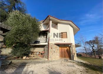 GUIGLIA CASA INDIPENDENTE CON AMPIO GIARDINO