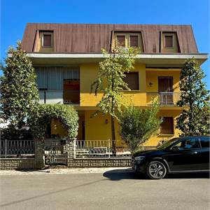 Villa Bifamiliare In Vendita a Vignola