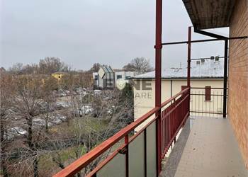  MODENA: ZONA POLICLINICO: AMPIO APPARTAMENTO