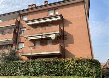 Centro-Elegante appartamento con ascensore e garage doppio