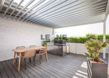 LUSSUOSO ATTICO CON TERRAZZO