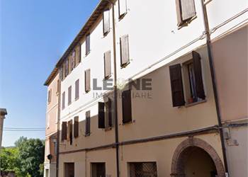 AMPIO APPARTAMENTO IN CENTRO A VIGNOLA 