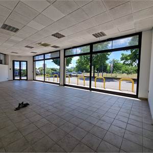 Negozio In Affitto a Vignola
