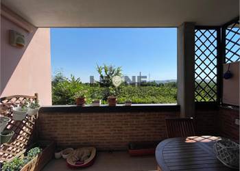 Quadrilocale ristrutturato di pregio con vista sui ciliegi – Pieve di Vignola