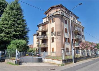 ULTIMO PIANO SU DUE LIVELLI ZONA COOP