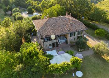PRESTIGIOSO CASALE CON TERRENO PANORAMICO SUI COLLI BOLOGNESI