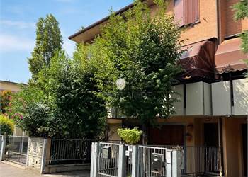 SPLENDIDA VILLETTA A SCHIERA A CASTELFRANCO EMILIA