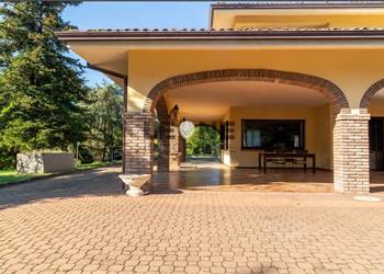 VILLA PRIVATA NEL CUORE DELLA MOTOR VALLEY