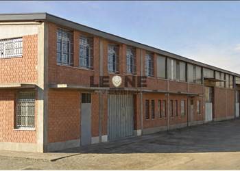 CAPANNONE INDUSTRIALE ARTIGIANALE DI 926 MQ